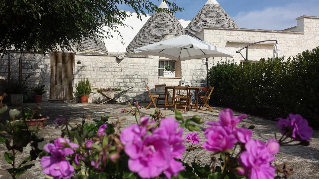 Trulli Di Rosa Villa Locorotondo Exterior photo