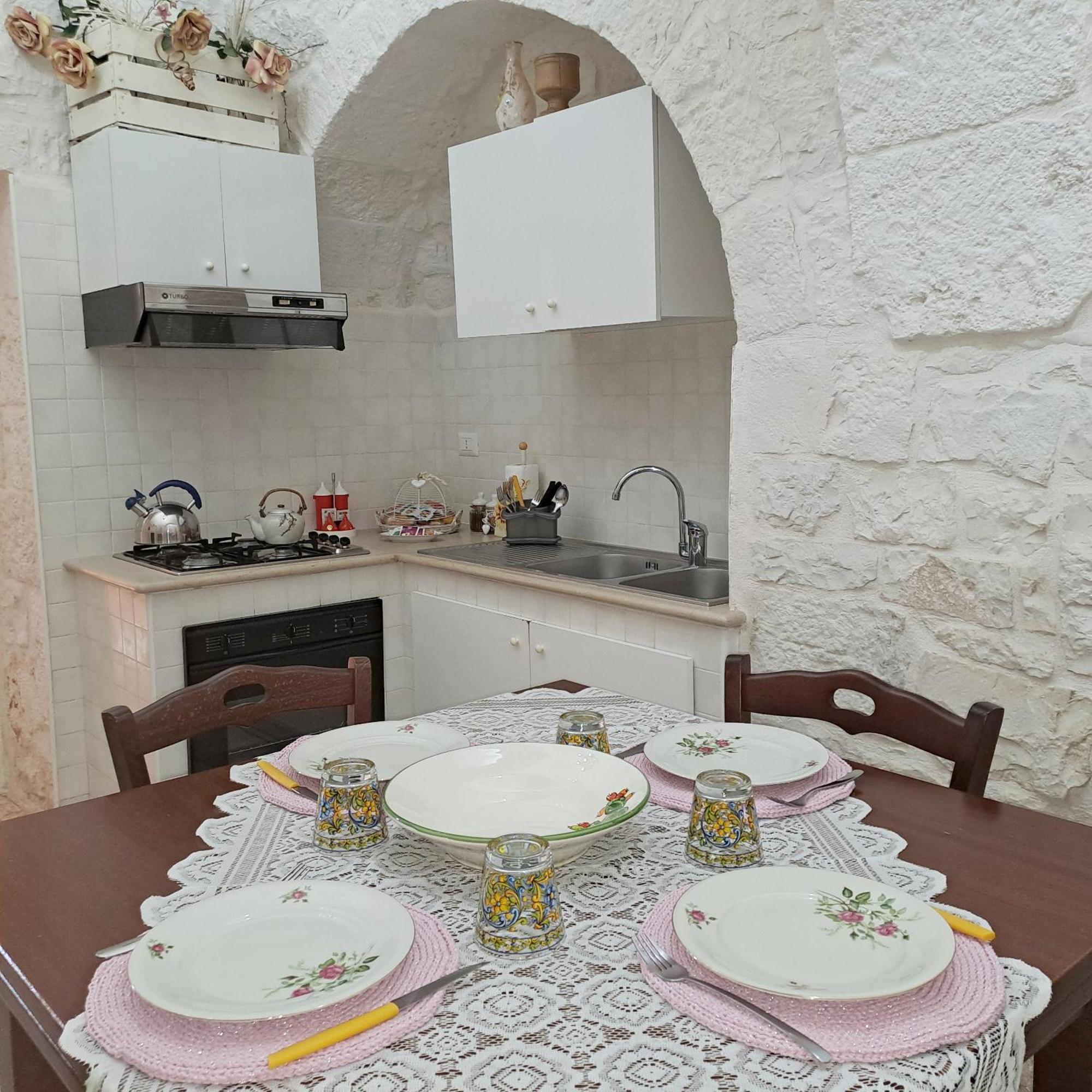 Trulli Di Rosa Villa Locorotondo Exterior photo