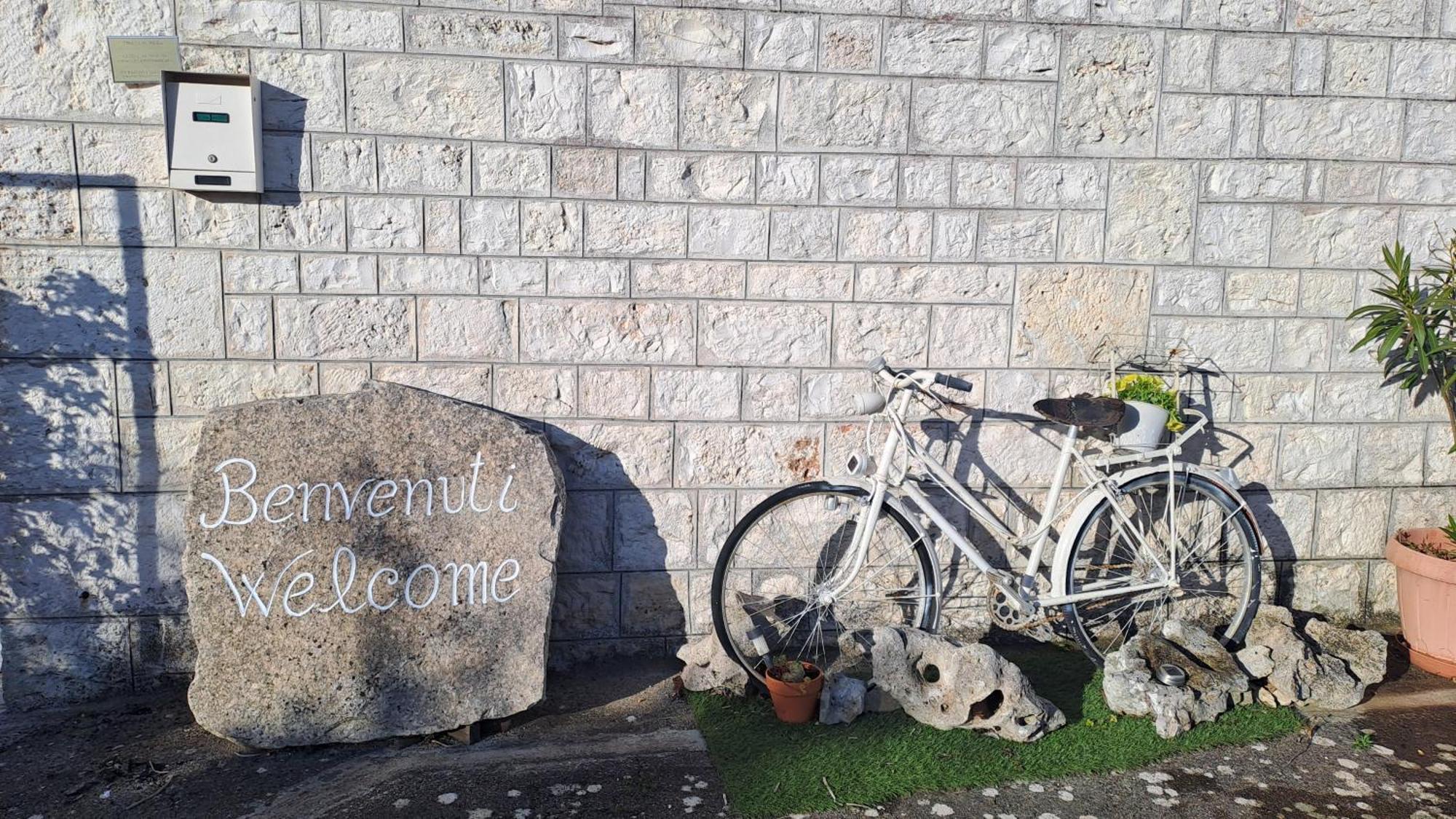 Trulli Di Rosa Villa Locorotondo Exterior photo