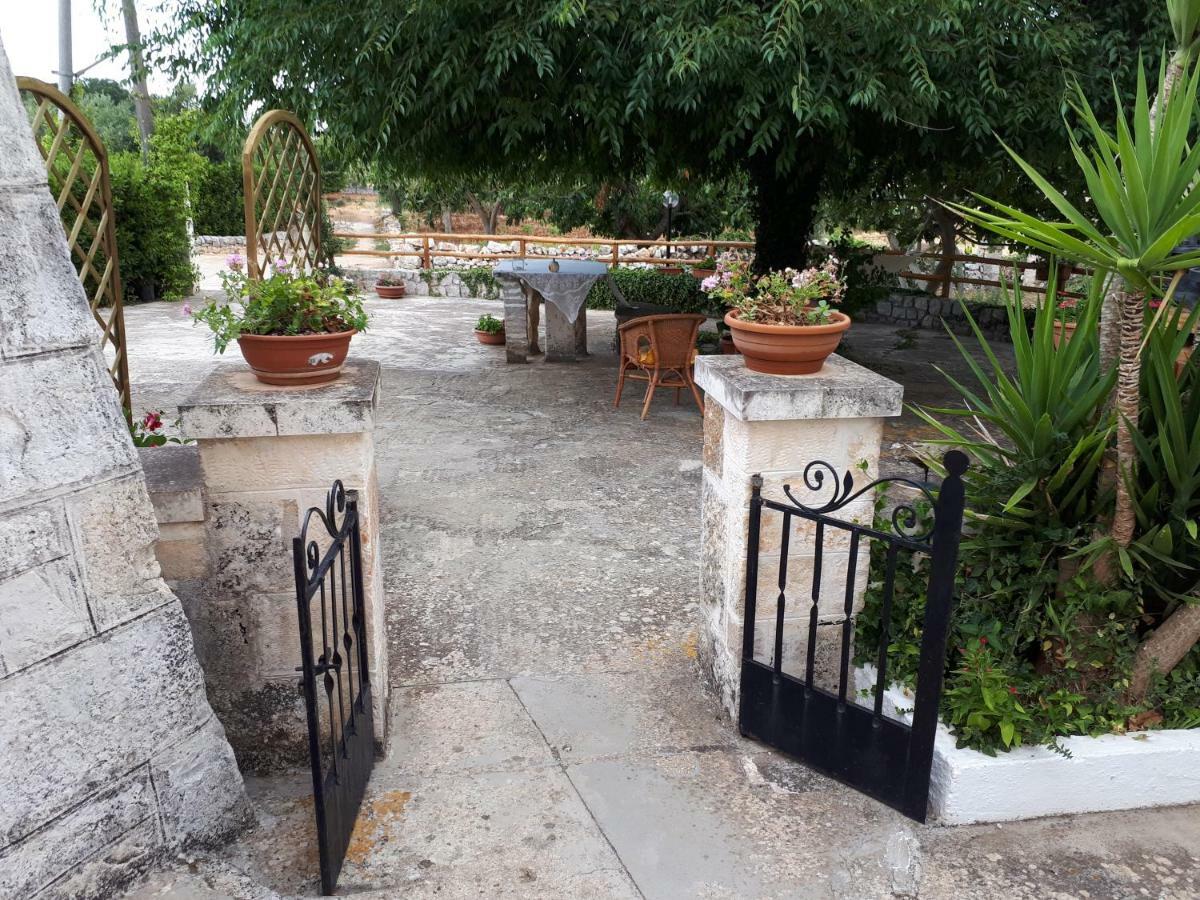 Trulli Di Rosa Villa Locorotondo Exterior photo