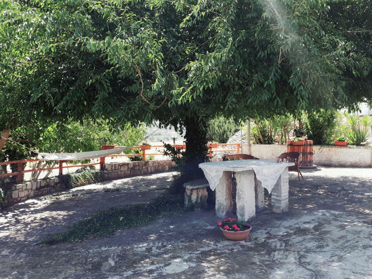 Trulli Di Rosa Villa Locorotondo Exterior photo